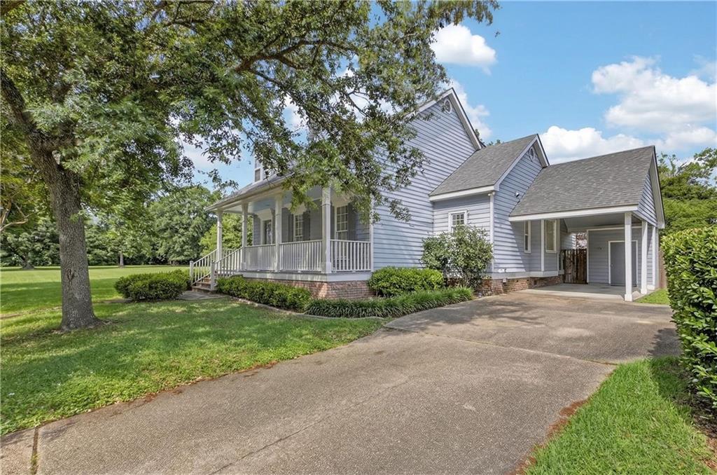 7 WHISPERING OAKS Drive