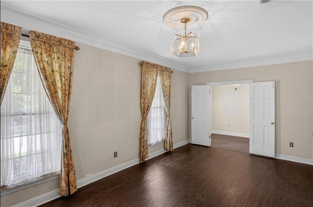 7 WHISPERING OAKS Drive