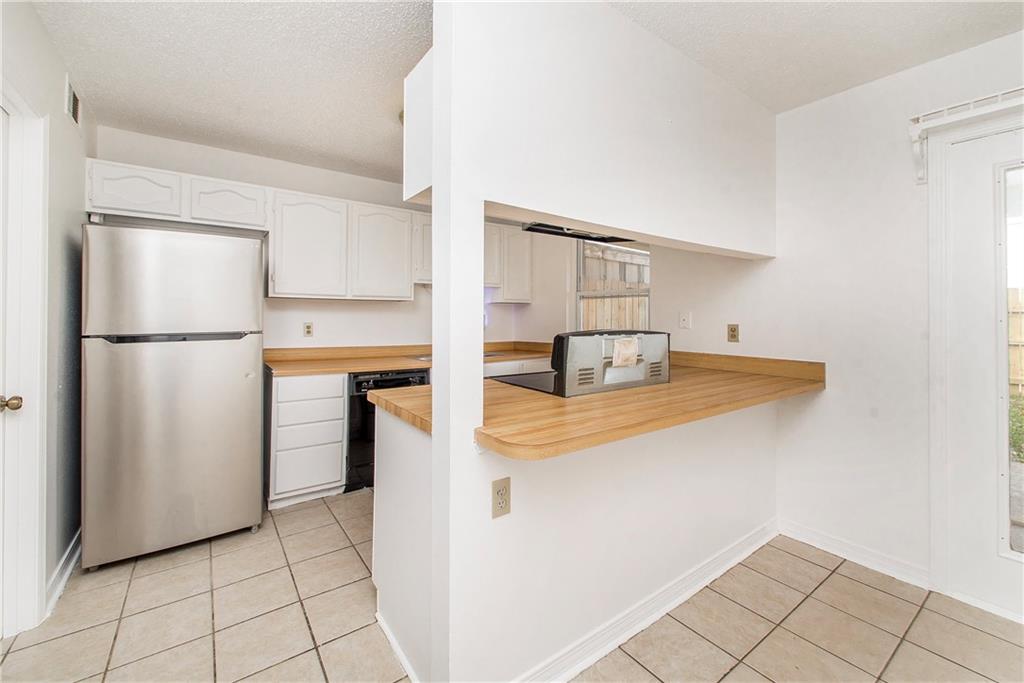 305 ORMOND MEADOWS Drive B