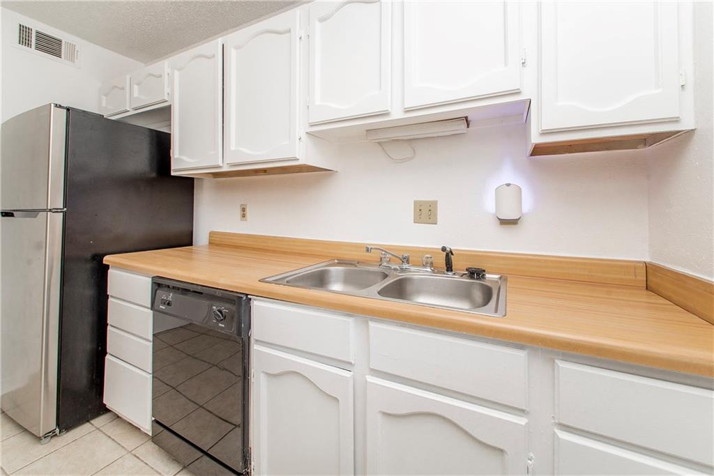 305 ORMOND MEADOWS Drive B