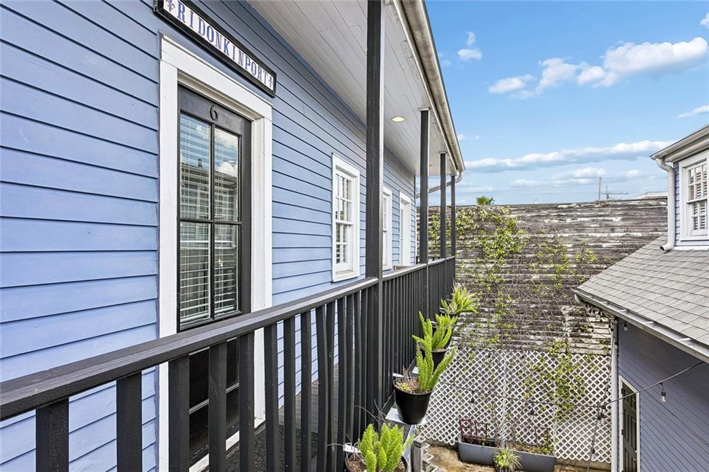 1030 KERLEREC Street 6