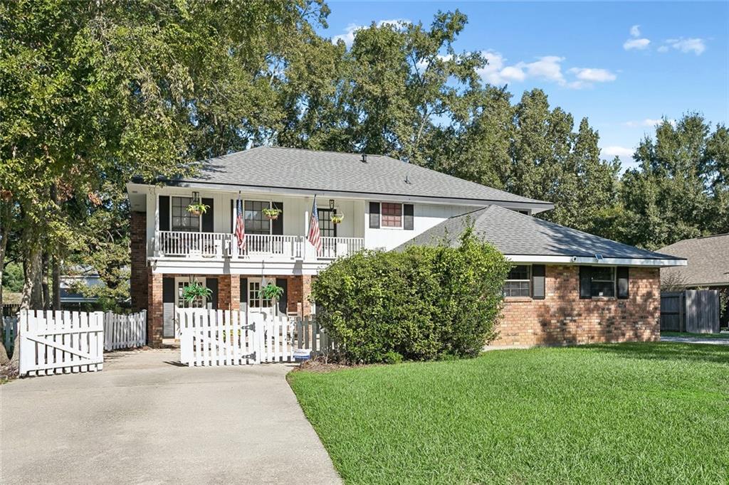 526 BARBARA Place