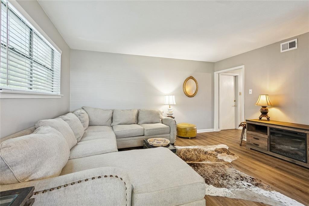 526 BARBARA Place