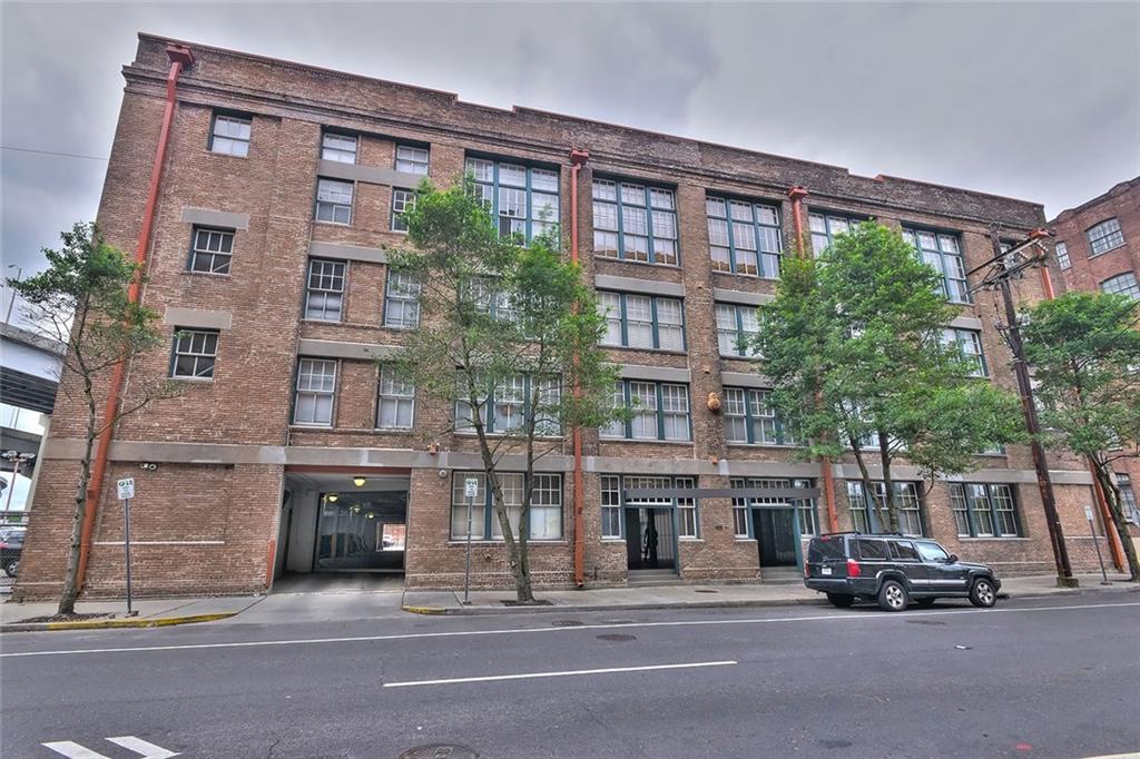 Photo 1 of 14 — 1111 S PETERS Street 403, New Orleans, LA 70130
