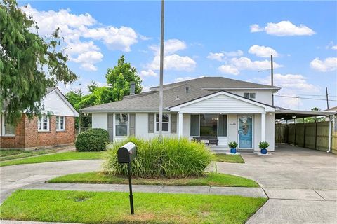 1710 SCHNELL Drive Arabi LA 70032