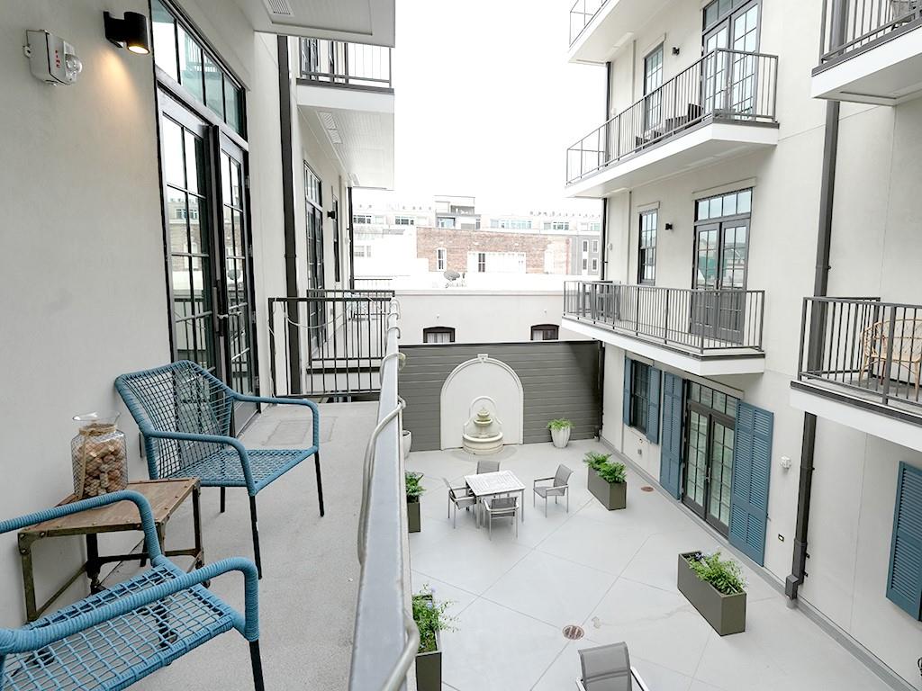 731 ST CHARLES Avenue 305