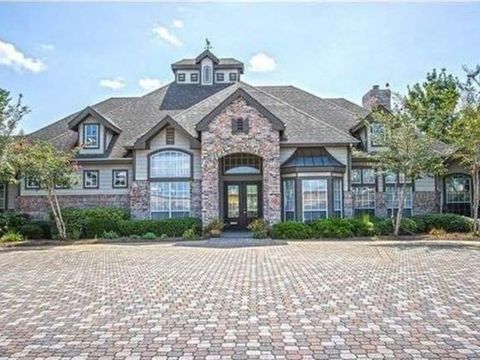 Photo of 350 EMERALD FOREST Boulevard #2203, Covington, LA 70433 (MLS # 2559475)