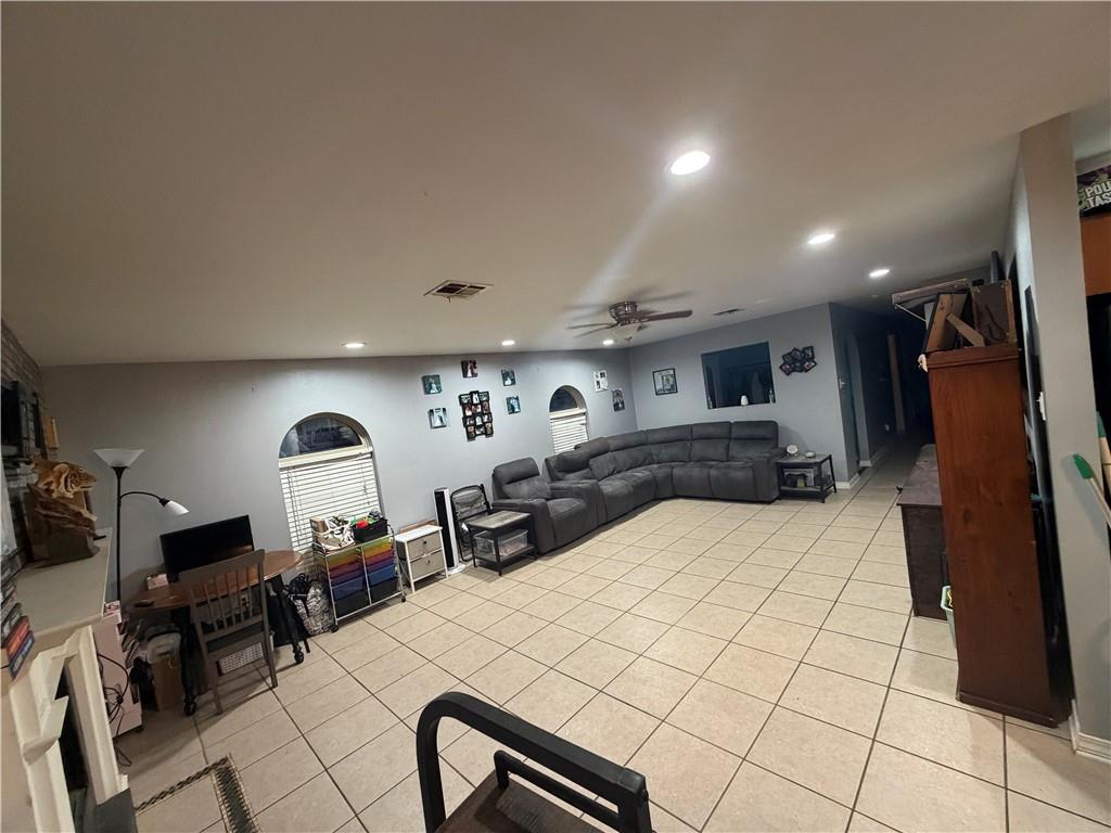 2713 LEGEND Drive