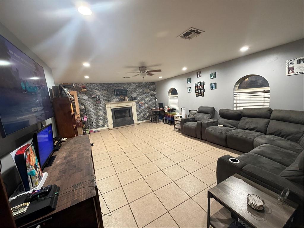 2713 LEGEND Drive