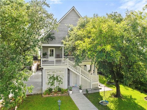 Photo of 225 WEST Street, Mandeville, LA 70448 (MLS # 2566965)