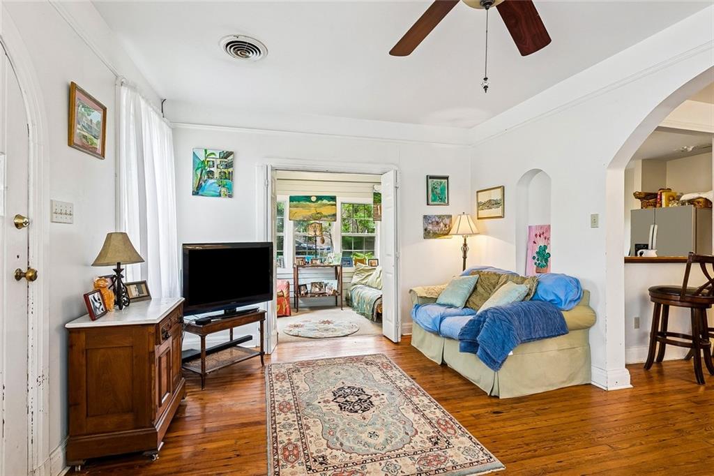 824 PONTALBA Street