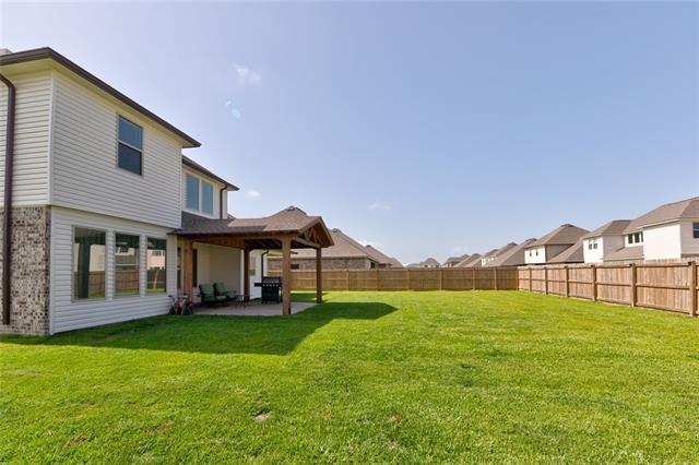 5737 LAUREL TREE Way