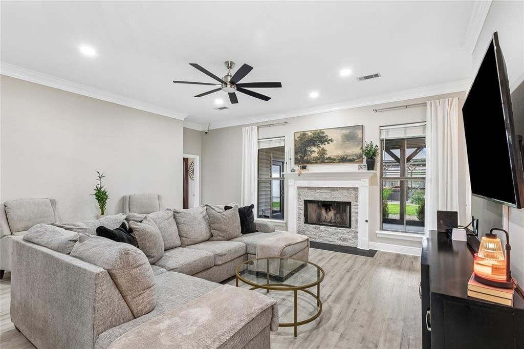 2152 MCNAMARA Street