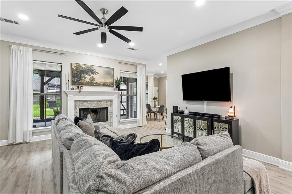 2152 MCNAMARA Street