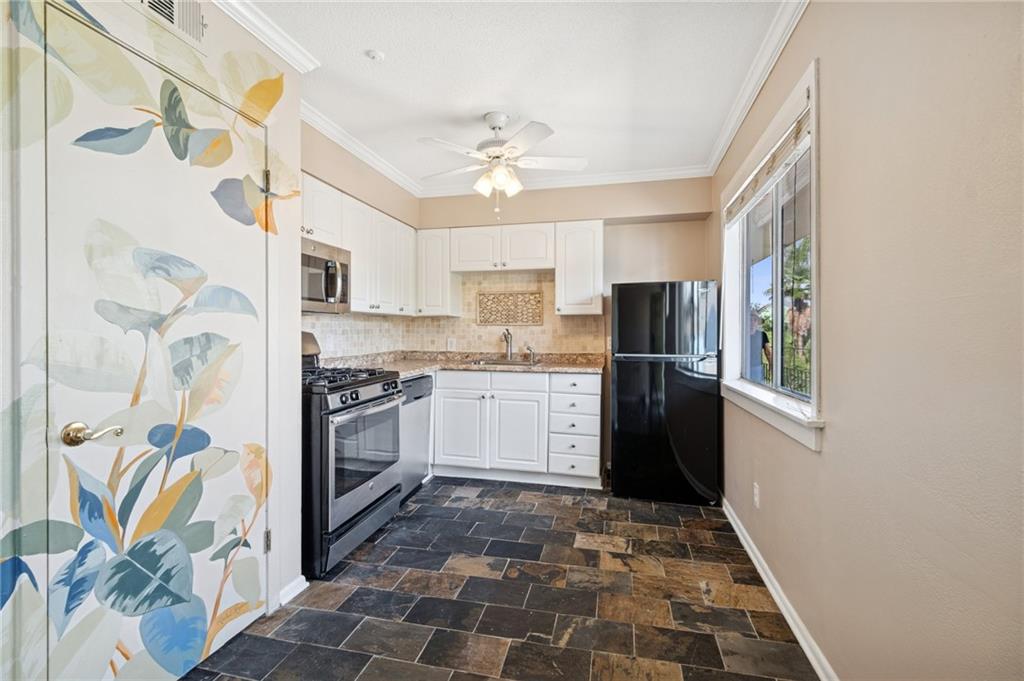 418 PELICAN Avenue G