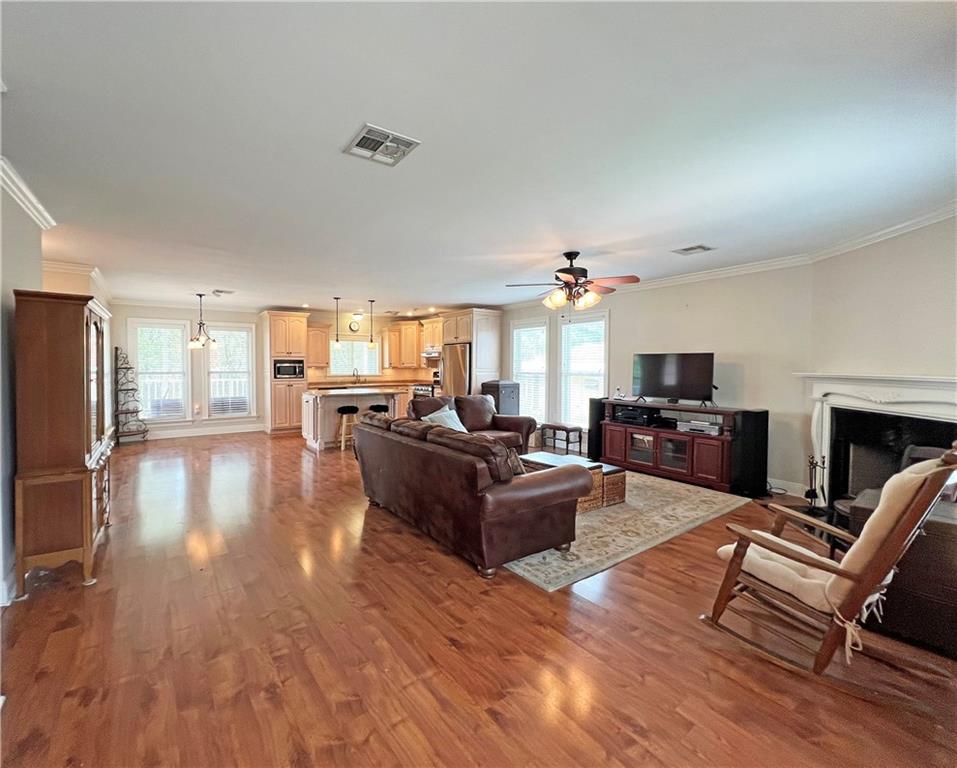 304 PARISH Drive