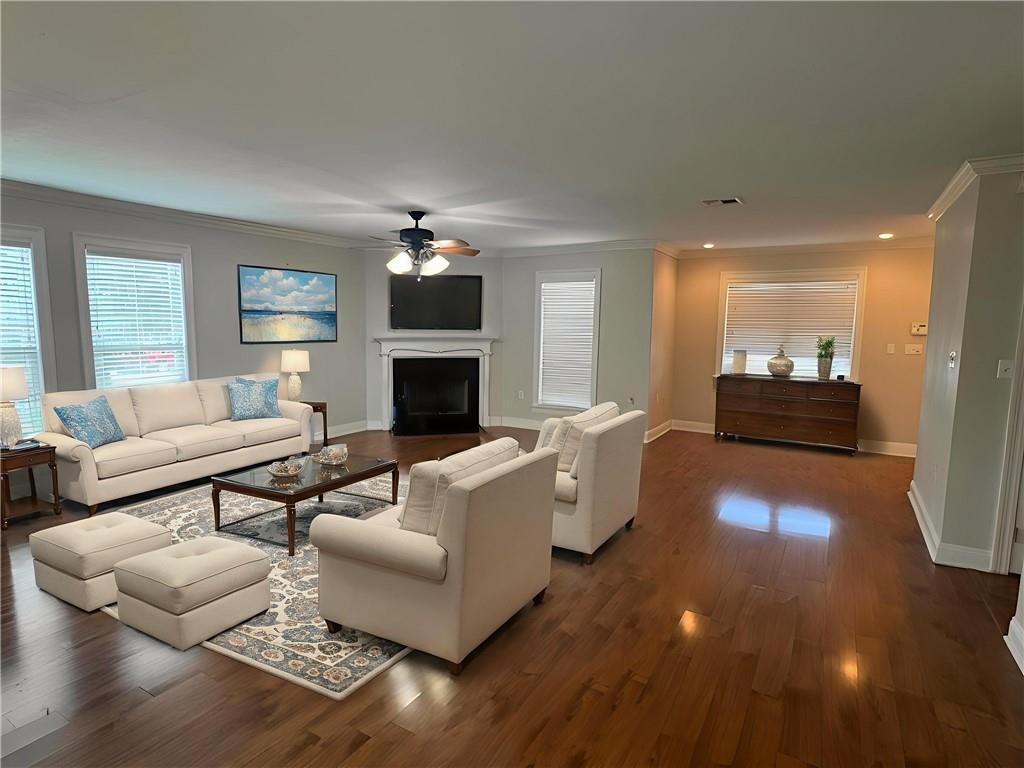 304 PARISH Drive