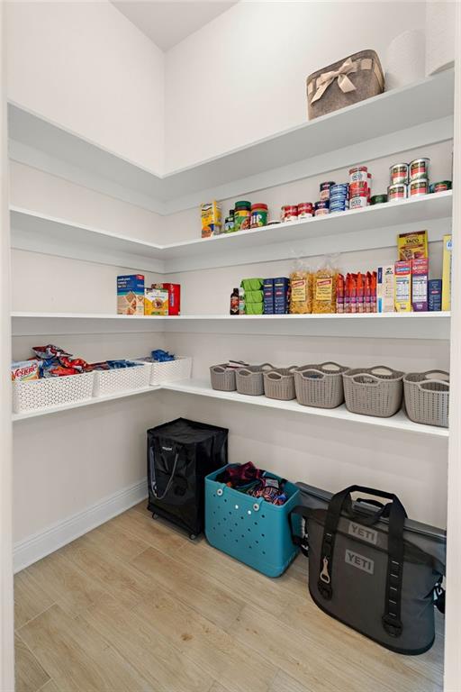 Madisonville, Louisiana 70447, United States, 4 Bedrooms Bedrooms, ,3 BathroomsBathrooms,Residential,Pending,78364