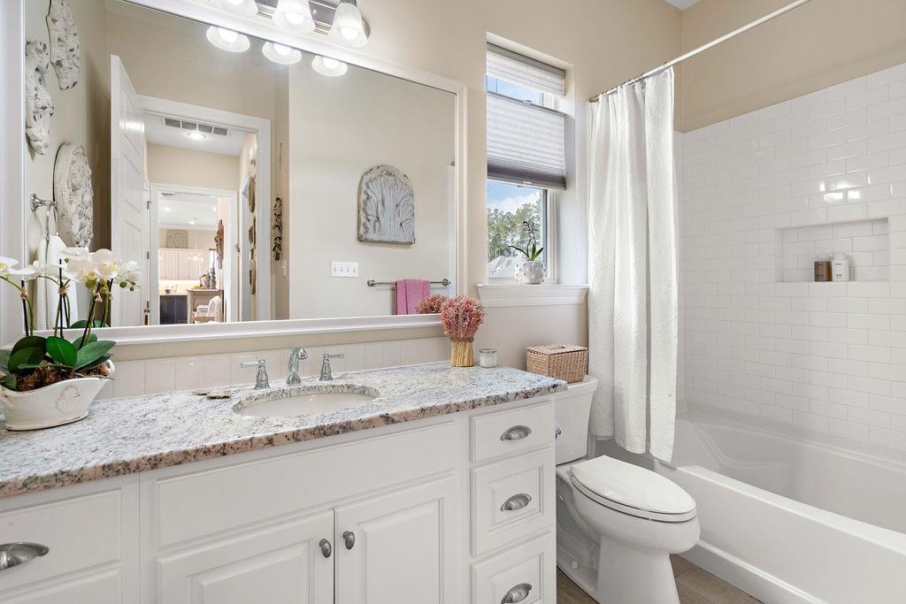 Madisonville, Louisiana 70447, United States, 4 Bedrooms Bedrooms, ,3 BathroomsBathrooms,Residential,Pending,78364