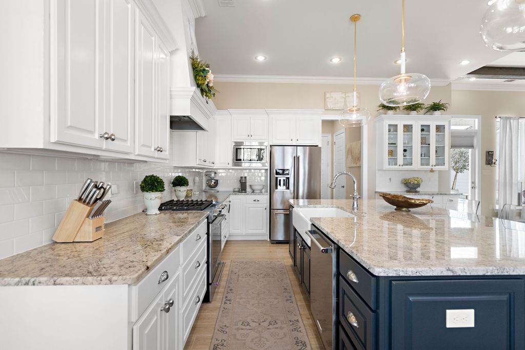 Madisonville, Louisiana 70447, United States, 4 Bedrooms Bedrooms, ,3 BathroomsBathrooms,Residential,Pending,78364