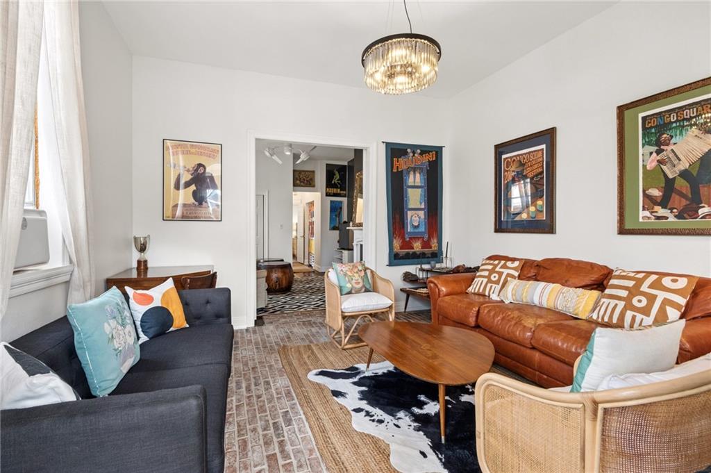 1323 KENTUCKY Street