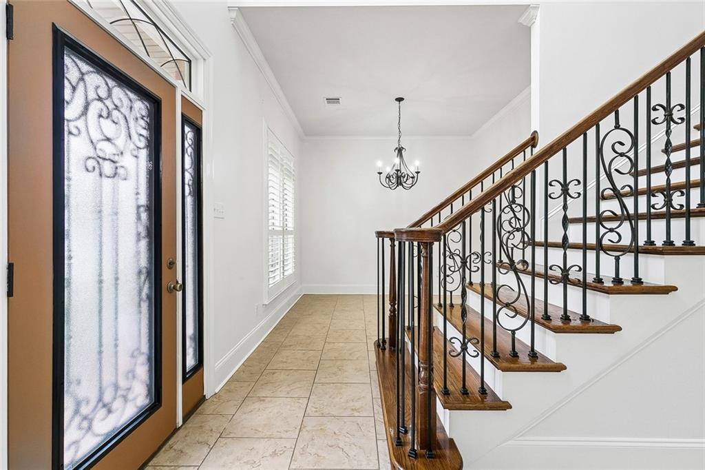1109 BONNABEL Boulevard