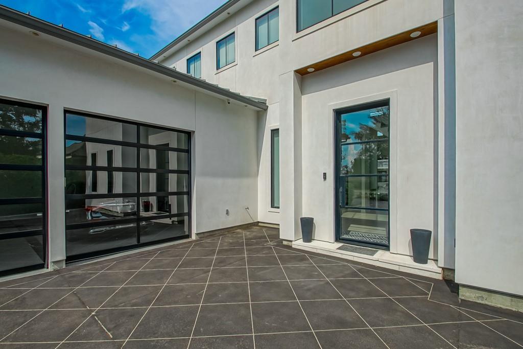 262 GARDEN Road