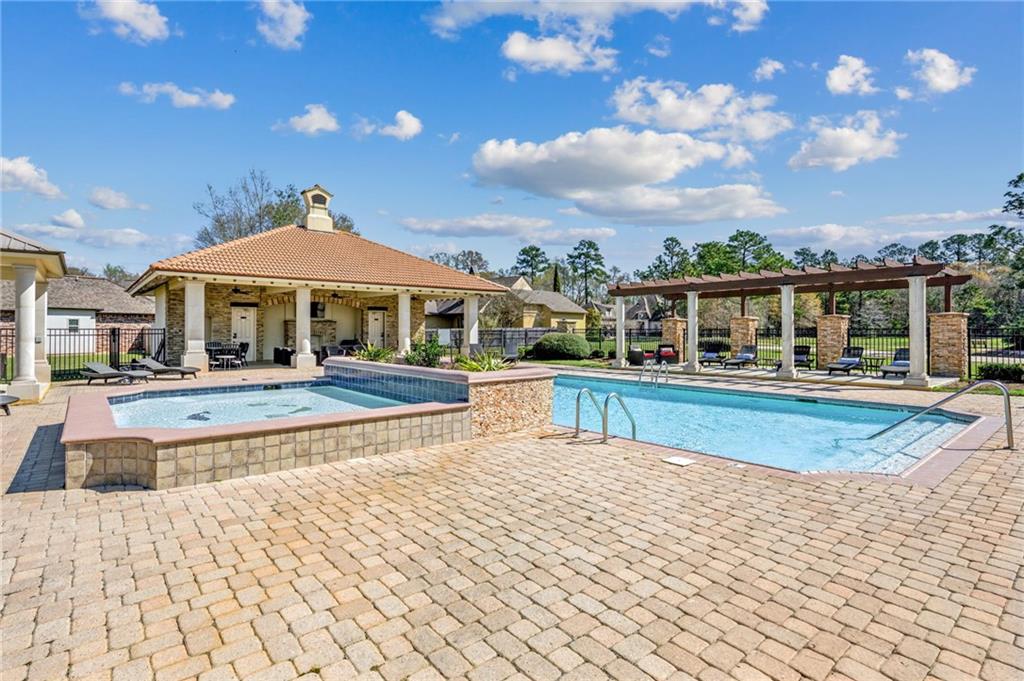 Covington, Louisiana 70433, United States, 4 Bedrooms Bedrooms, ,2 BathroomsBathrooms,Residential,Active,100030