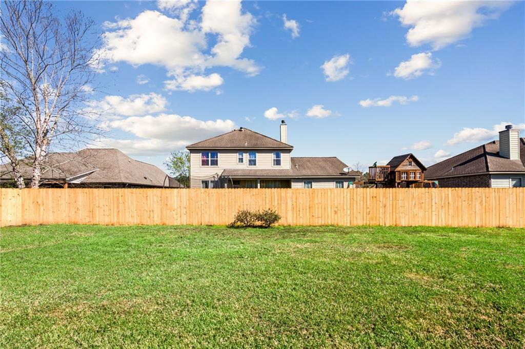 Covington, Louisiana 70433, United States, 4 Bedrooms Bedrooms, ,2 BathroomsBathrooms,Residential,Active,100030