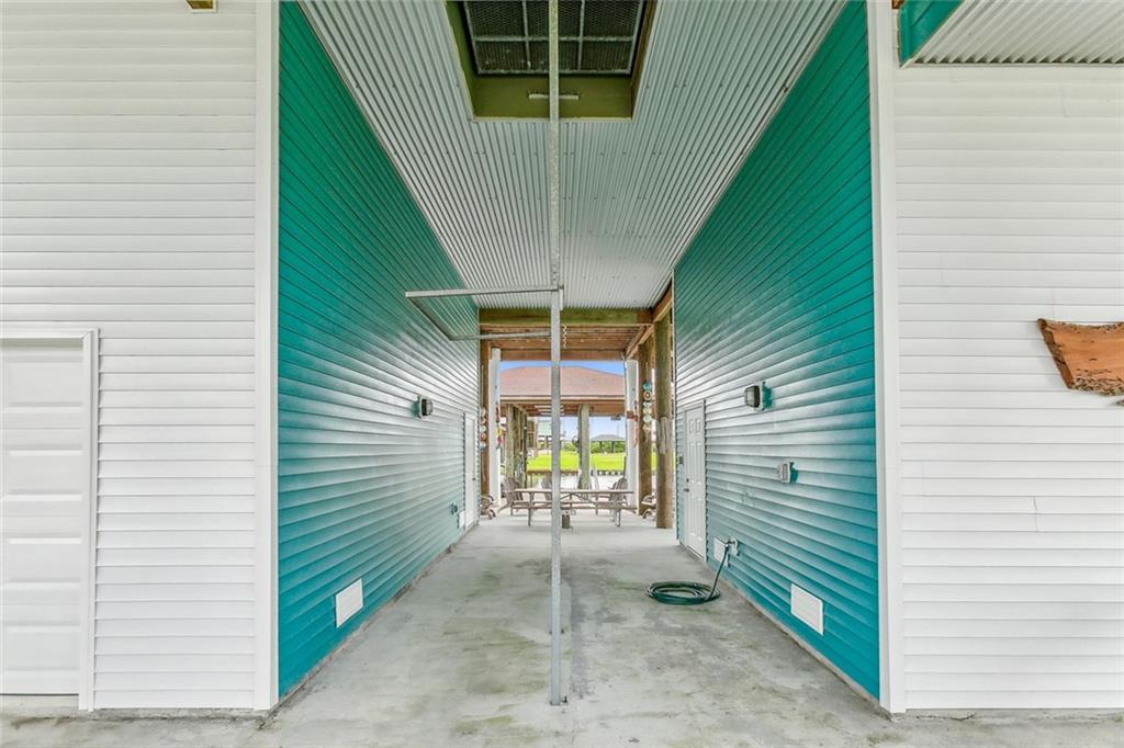 St. Bernard, Louisiana 70085, United States, 4 Bedrooms Bedrooms, ,5 BathroomsBathrooms,Residential,Pending,54588