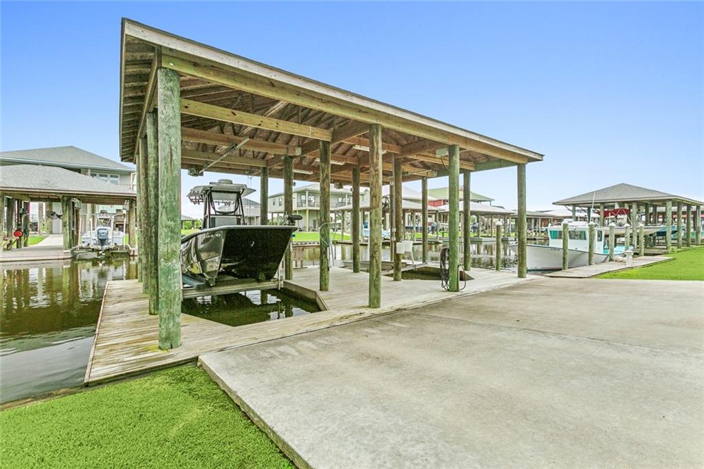 St. Bernard, Louisiana 70085, United States, 4 Bedrooms Bedrooms, ,5 BathroomsBathrooms,Residential,Pending,54588