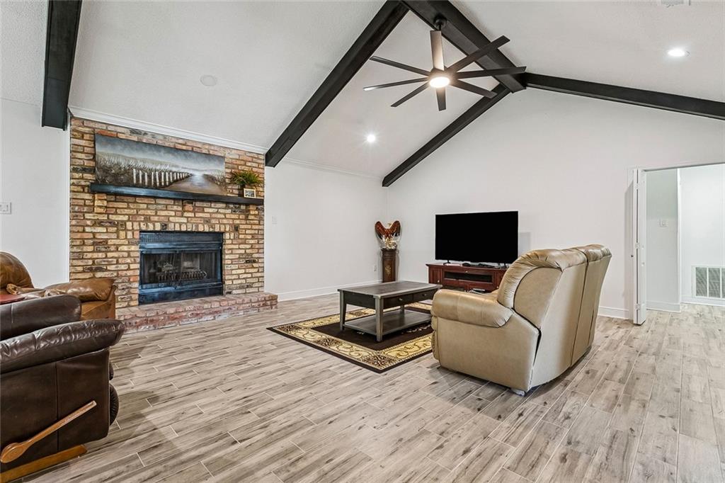 61 WOODLAKE Boulevard