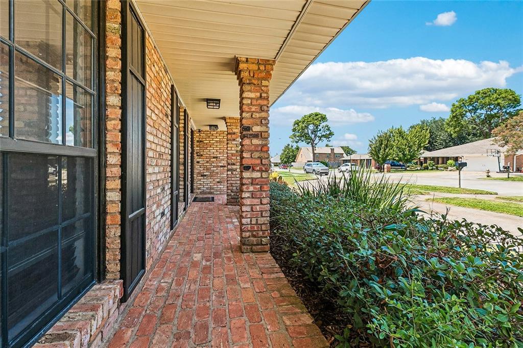 61 WOODLAKE Boulevard