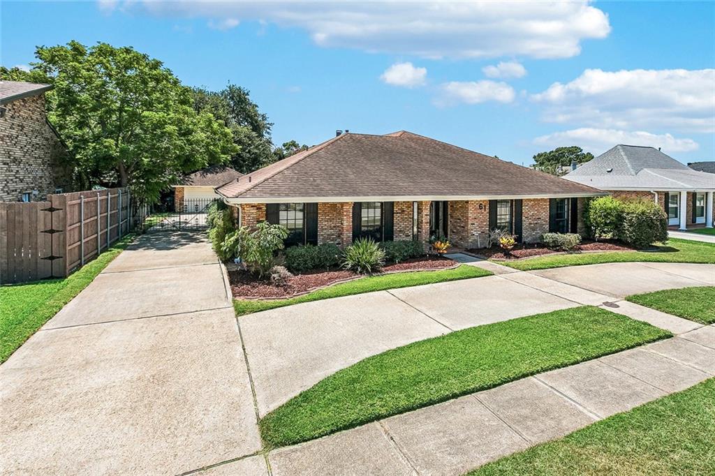 61 WOODLAKE Boulevard