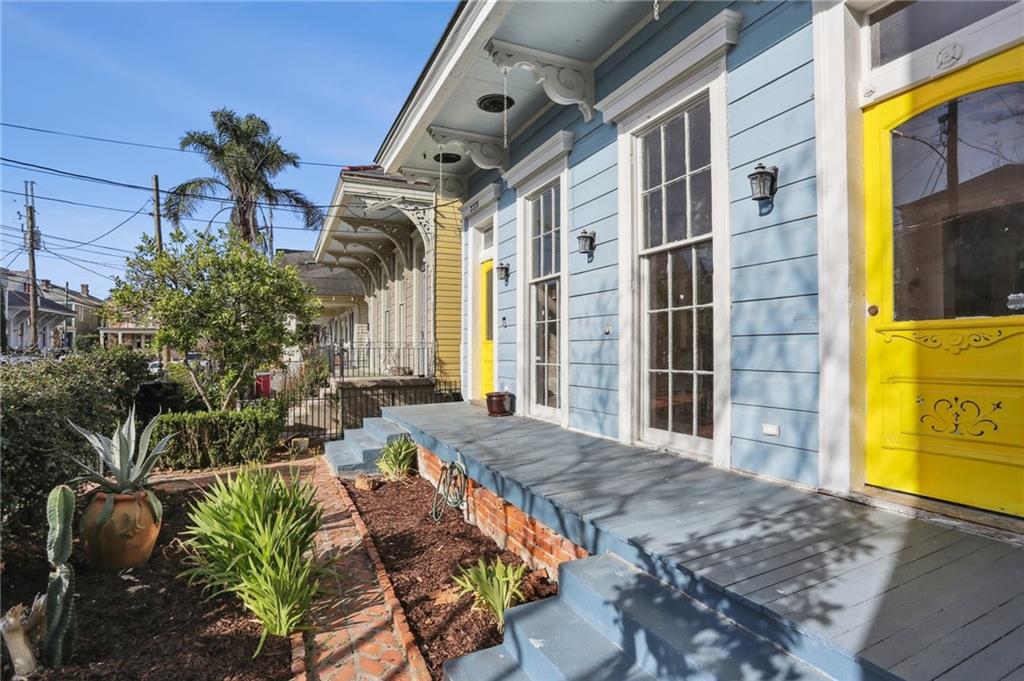 2221 CONSTANCE Street