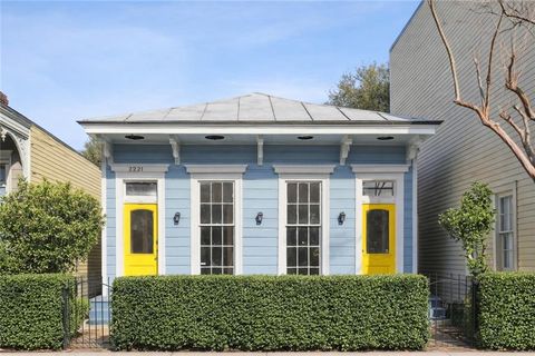 Photo of 2221 CONSTANCE Street, New Orleans, LA 70130 (MLS # 2543966)