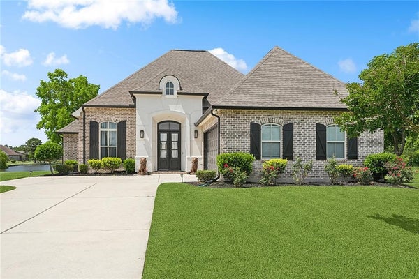 317 E AUGUSTA LN, SLIDELL, LA 70458 - Image 5d42e3a5cebf2a7cd8989692832db410/1591391887