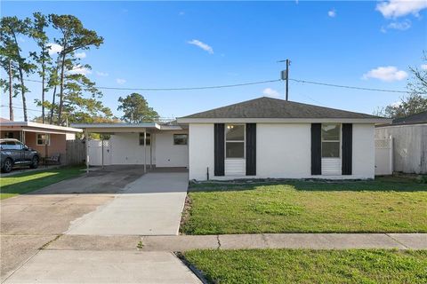 Photo of 5121 EIGHTY ARPENT Road, Marrero, LA 70072 (MLS # 2545846)