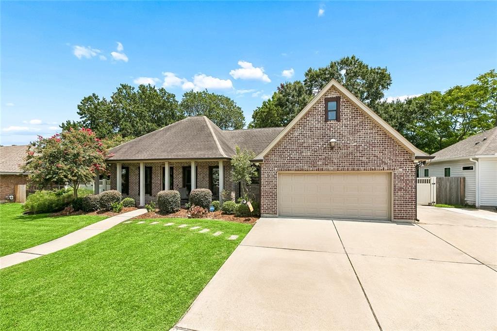 8805 BELLE GROVE Place