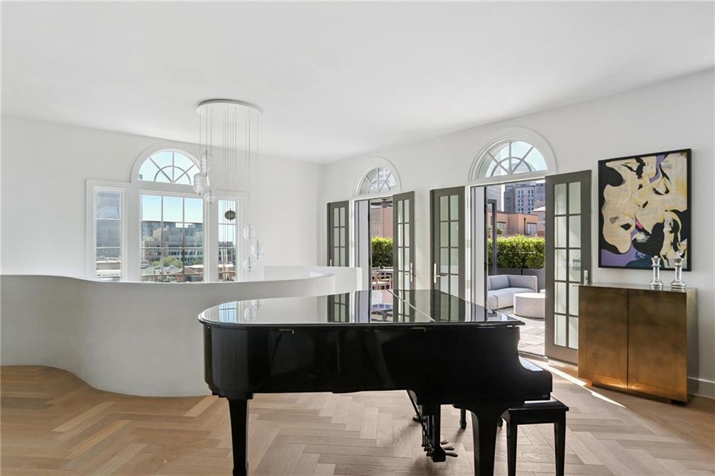 416 COMMON Street PHB