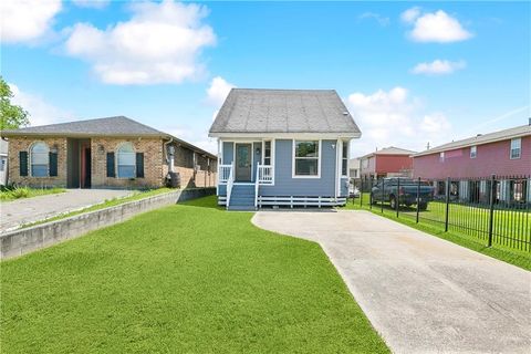 5717 BACCICH Street New Orleans LA 70122