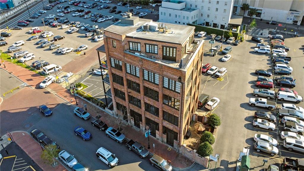 208 BIENVILLE Street 5