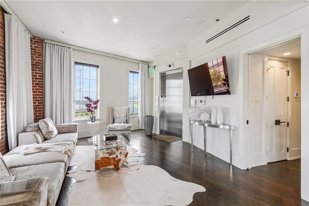 208 BIENVILLE Street 5