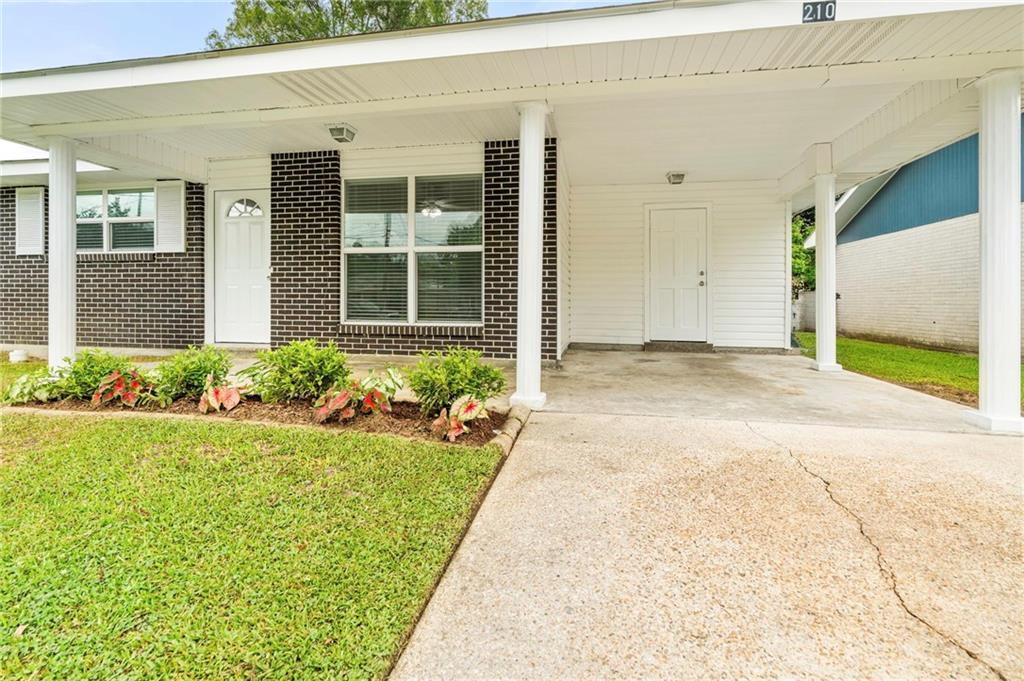 210 MOCKINGBIRD Lane