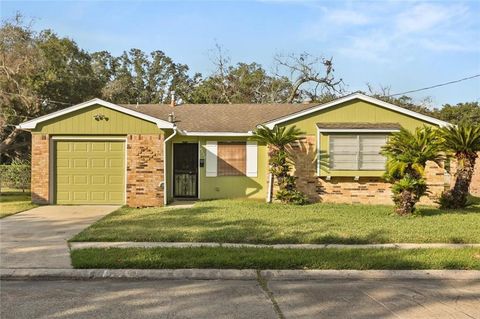 6220 KINGSTON Court New Orleans LA 70131