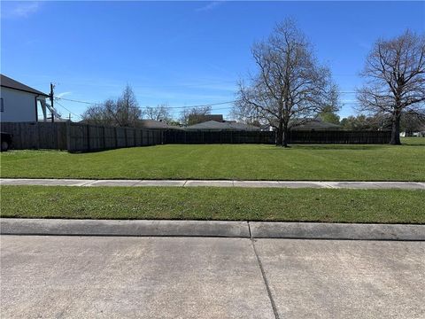 2308 BENJAMIN Street Arabi LA 70032