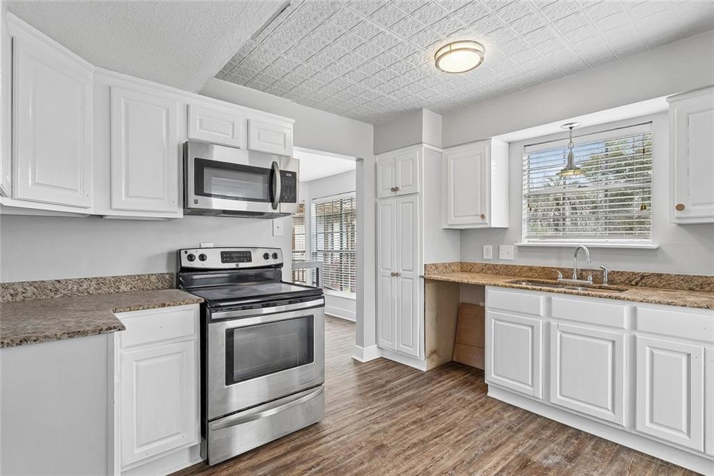 112 NAPOLEON Avenue 30