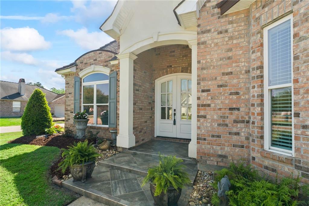 201 COUSHATTA Circle