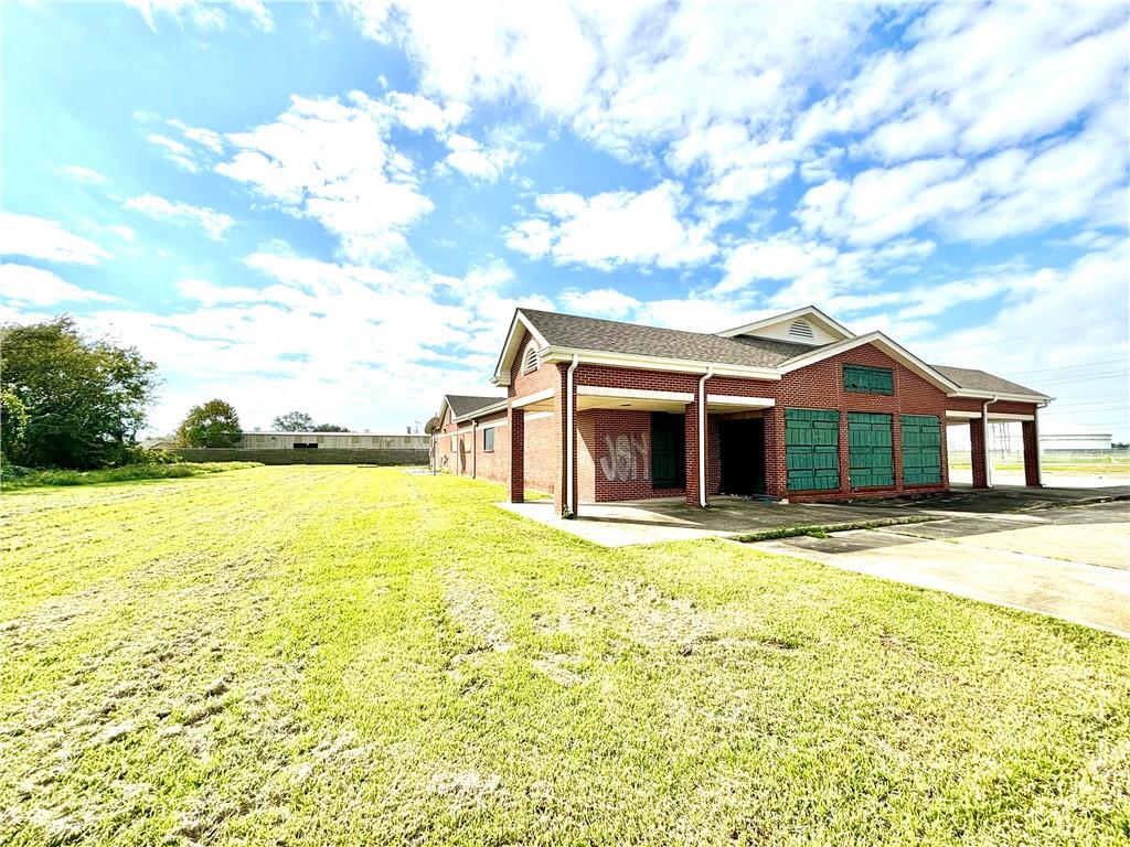 2800 E JUDGE PEREZ Drive