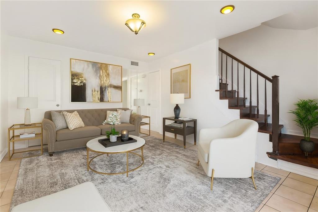 7001-7003 YORKTOWN Drive